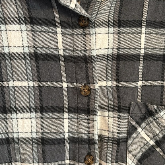 BRANDY MELVILLE GREY AND LIGHTBLUE FLANNEL SHIRT LONG SLEEVES SIZE SMALL - Picture 4 of 6